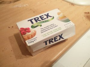 The outer packaging of the vegetable shortening being used